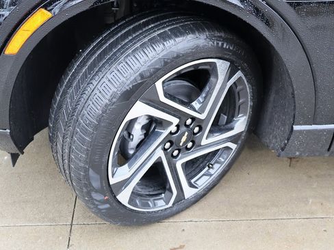 New 2026 Chevrolet Equinox EV LT image 38