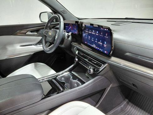 Used 2025 Chevrolet Traverse High Country w/ LPO, Floor Liner Package AWD/4WD image 27