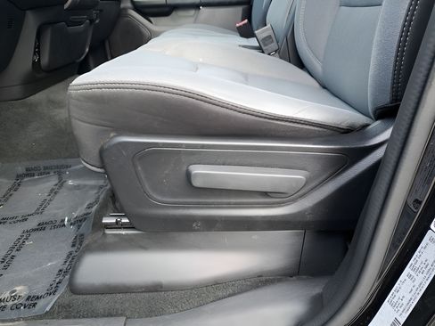 Used 2023 RAM 1500 Big Horn AWD/4WD image 29