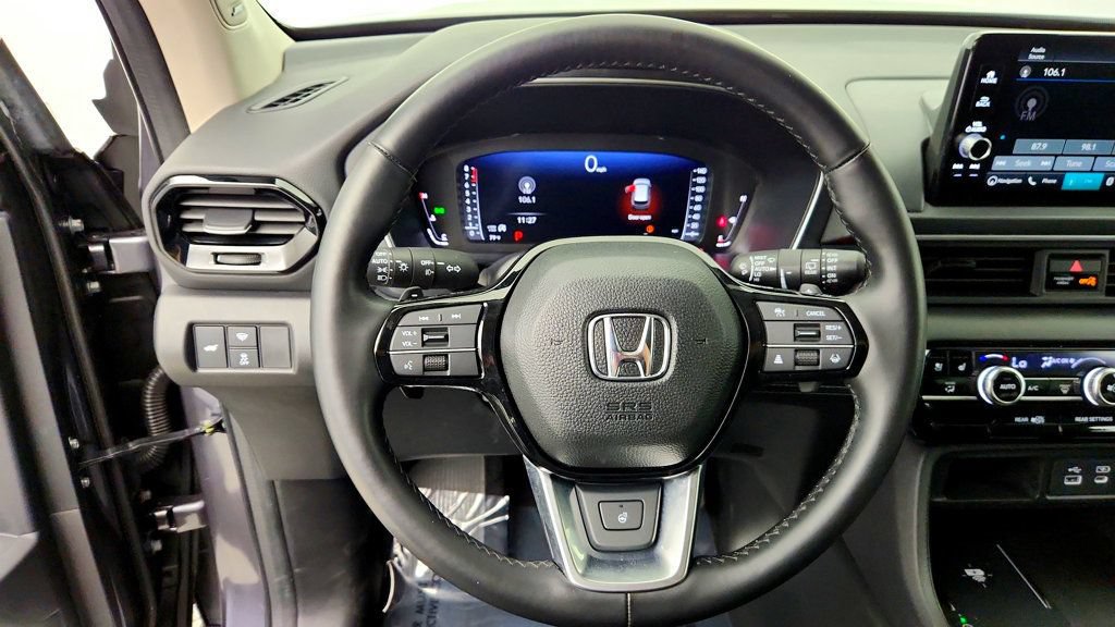 Used 2023 Honda Pilot Elite image 13