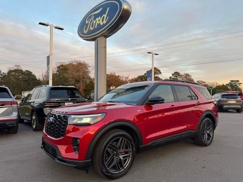 New 2026 Ford Explorer ST-Line w/ ST-Line Street Pack image 1