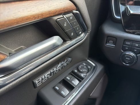 Used 2023 Chevrolet Silverado 1500 High Country w/ High Country Premium Package image 16