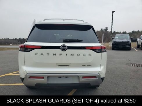 Certified 2024 Nissan Pathfinder SL image 6