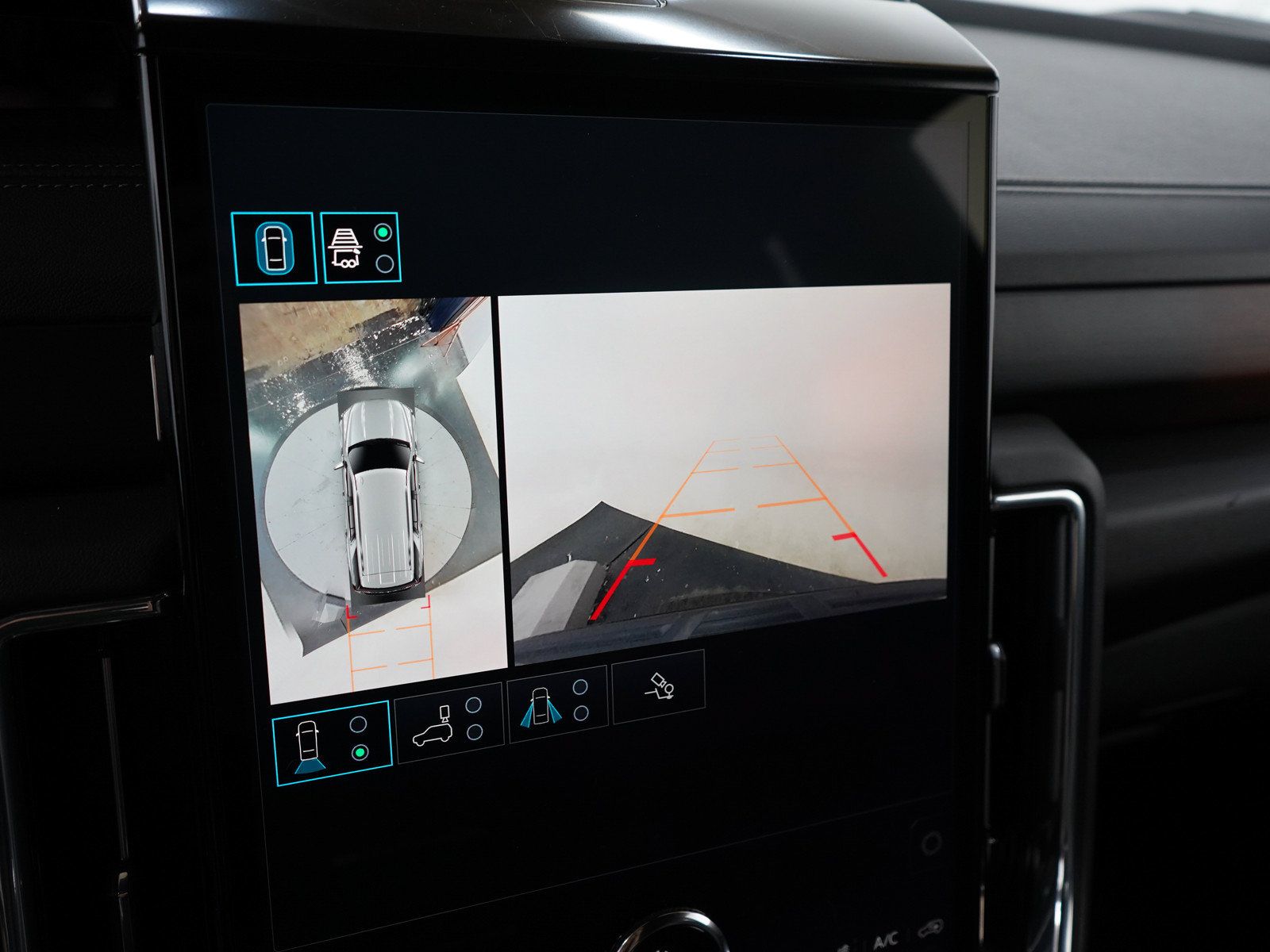 Used 2025 GMC Yukon Denali AWD/4WD image 25