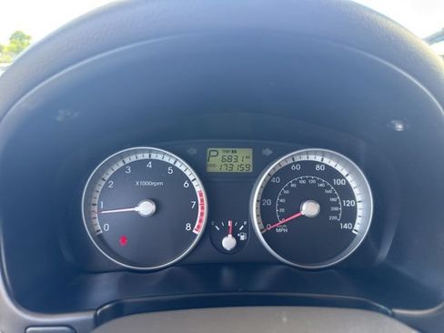 Used 2009 Hyundai Accent GLS w/ Premium Pkg 6 FWD image 11