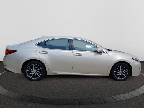 Used 2016 Lexus ES 350 w/ Luxury Package w/Wood Trim FWD image 8