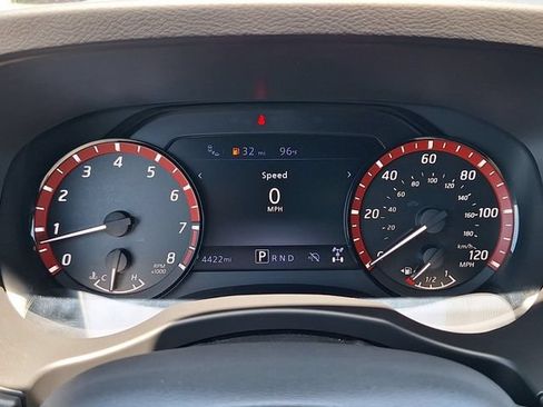 Used 2025 Nissan Frontier PRO-4X w/ Tow Package AWD/4WD image 15