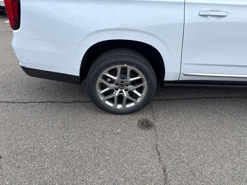 New 2026 GMC Yukon XL Denali w/ Sun & Power Step Package image 9