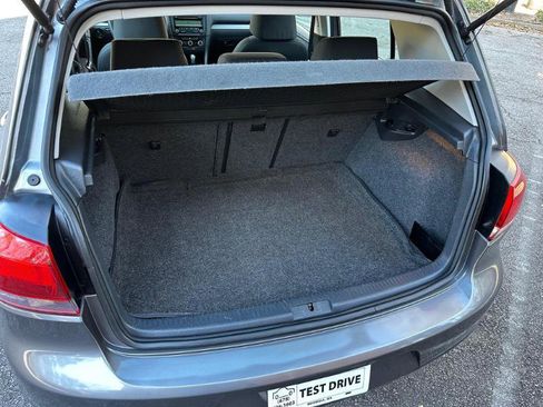 Used 2011 Volkswagen Golf 4-Door image 12
