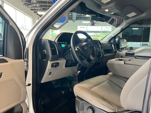 Used 2018 Ford F150 XLT AWD/4WD image 12