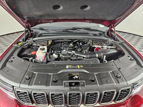 Used 2023 Jeep Grand Cherokee L Laredo image 9