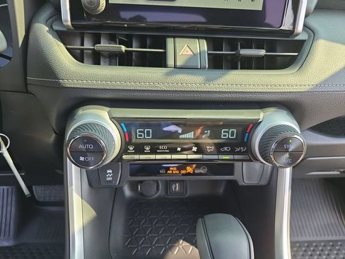 Certified 2025 Toyota RAV4 LE AWD/4WD image 25