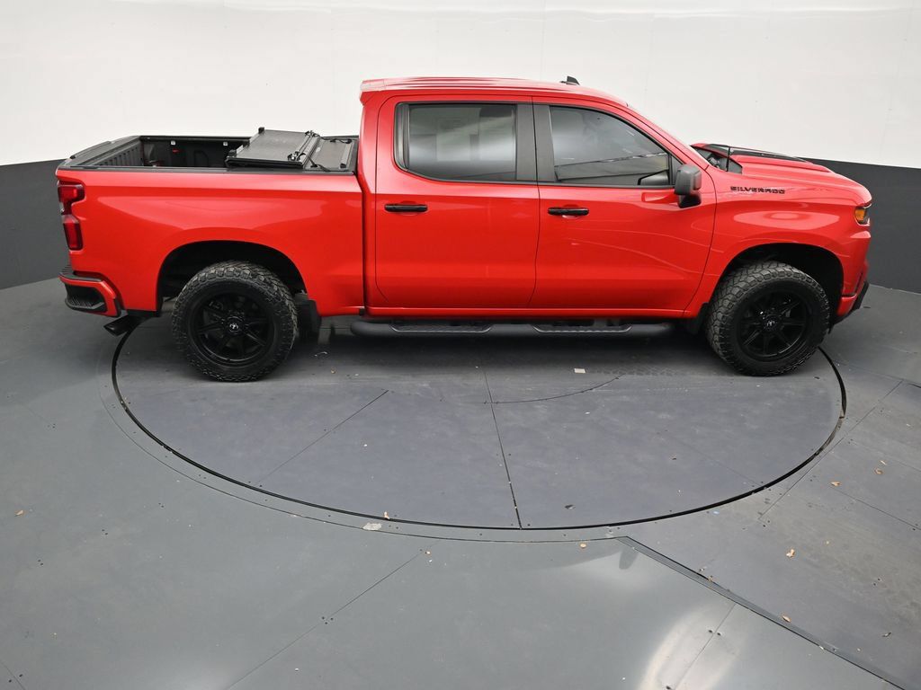 Used 2021 Chevrolet Silverado 1500 Custom w/ LPO, Blackout Package RWD image 17