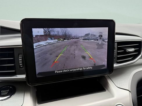 Certified 2022 Ford Explorer XLT w/ Equipment Group 202A AWD/4WD image 13