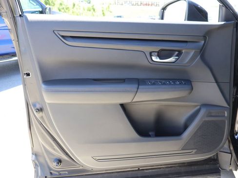 Used 2025 Honda CR-V LX image 20