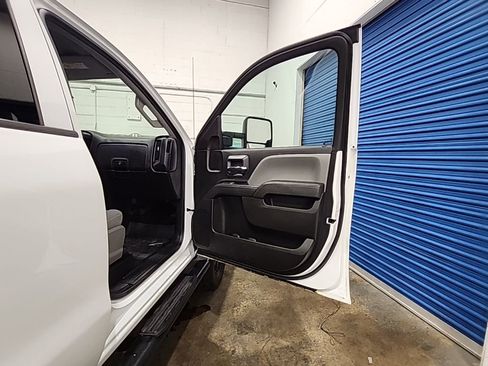 Used 2019 Chevrolet Silverado 2500 W/T AWD/4WD image 23