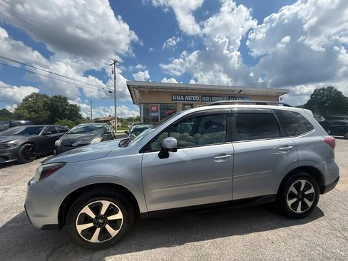 Used 2017 Subaru Forester 2.5i Premium AWD/4WD image 9