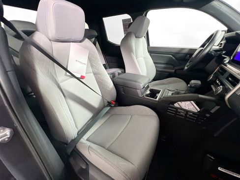 Used 2026 Toyota Tacoma SR5 image 31