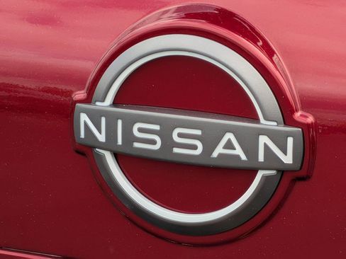 Used 2023 Nissan Rogue S AWD/4WD image 26