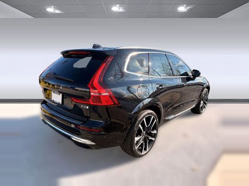 Certified 2023 Volvo XC60 B5 Ultimate w/ Protection Package Premier image 9
