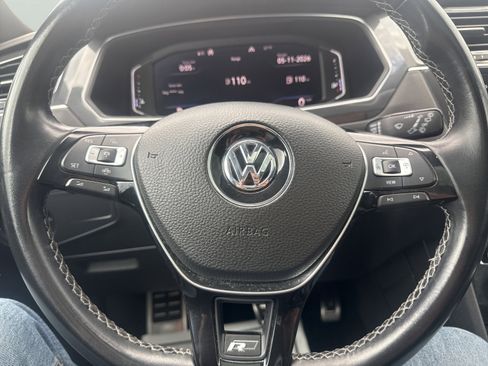 Used 2019 Volkswagen Tiguan SEL Premium R-Line AWD/4WD image 25