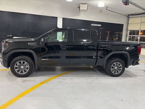 Used 2025 GMC Sierra 1500 AT4 image 5