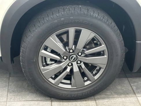 Used 2022 Nissan Pathfinder SV AWD/4WD image 6
