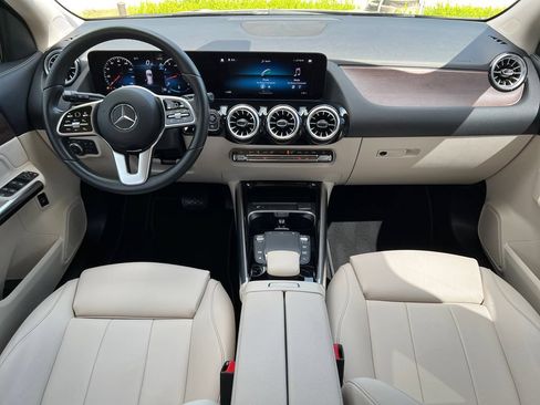 Used 2023 Mercedes-Benz GLA 250 w/ Premium Package image 22