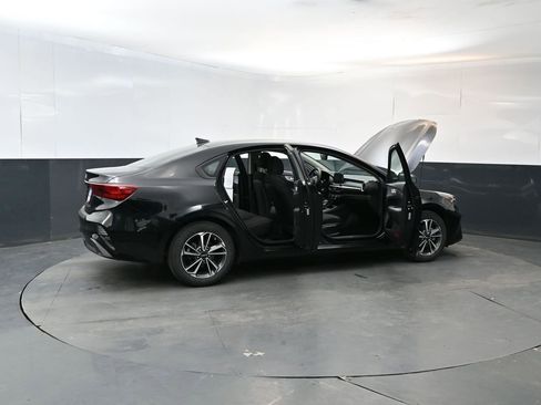 Used 2023 Kia Forte LXS w/ LXS Technology Package FWD image 26