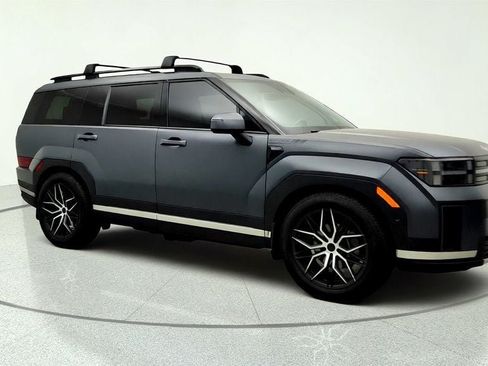 Used 2025 Hyundai Santa Fe Limited FWD image 3