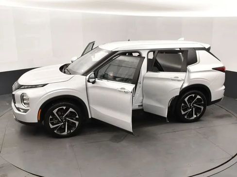 Used 2024 Mitsubishi Outlander FWD image 7