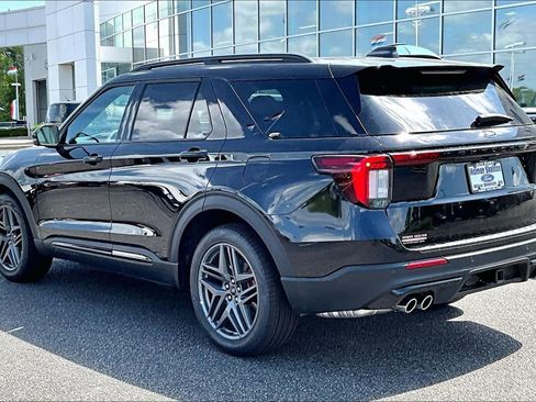 New 2026 Ford Explorer ST image 3