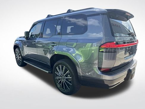 Used 2026 Lexus GX 550 w/ Accessory Package (2T) AWD/4WD image 9