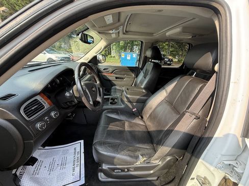 Used 2012 Chevrolet Suburban LT AWD/4WD image 8