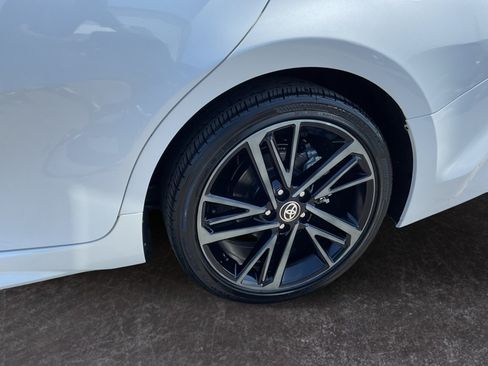 Used 2025 Toyota Camry XSE FWD image 9