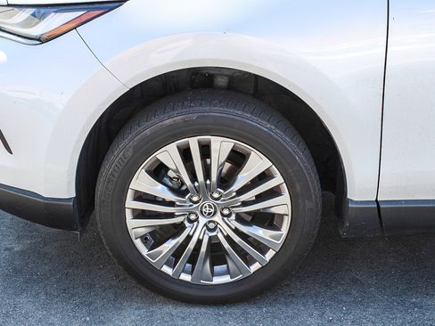 Used 2024 Toyota Venza Limited AWD/4WD image 8