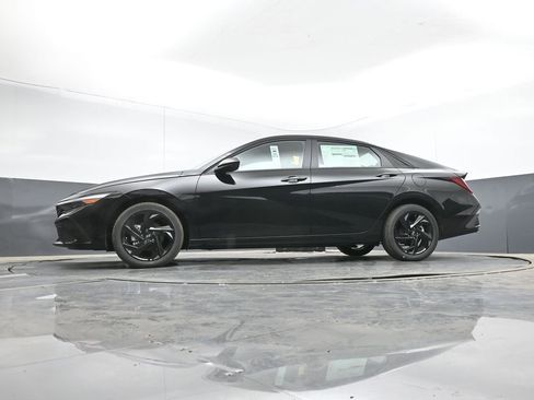 New 2026 Hyundai Elantra Sport image 11