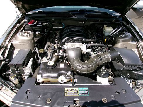 Used 2005 Ford Mustang GT RWD image 7