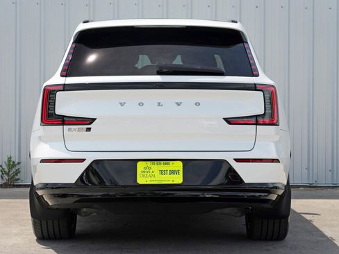 Used 2025 Volvo EX90 Ultra image 11