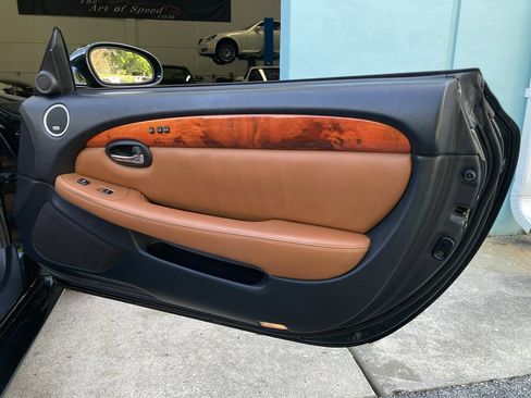 Used 2002 Lexus SC 430 Convertible image 32