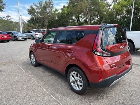 Used 2024 Kia Soul LX w/ Option Group 015 FWD image 6