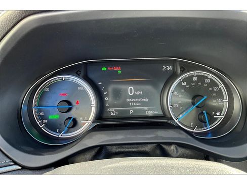 Used 2021 Toyota Venza Limited image 23