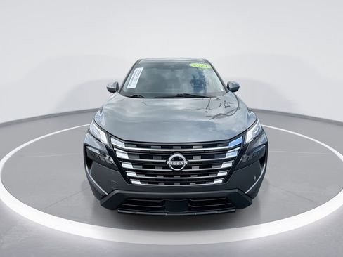 Used 2024 Nissan Rogue SV AWD/4WD image 3