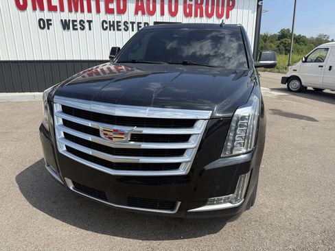 Used 2016 Cadillac Escalade ESV Platinum AWD/4WD image 2