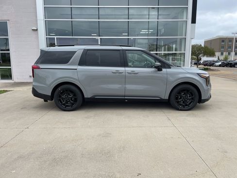 New 2026 Kia Carnival SX FWD image 4