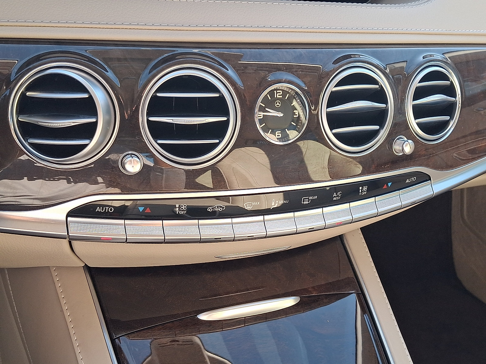 Used 2019 Mercedes-Benz S 560 4MATIC Sedan image 16