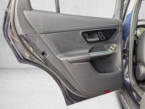 Used 2023 Mercedes-Benz GLC 300 4MATIC image 25