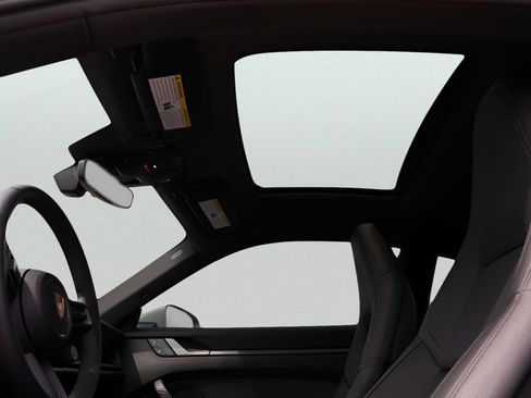 Certified 2025 Porsche 911 Carrera RWD image 35