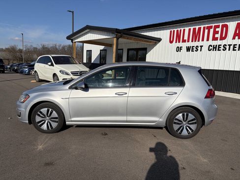Used 2016 Volkswagen e-Golf SE w/ DC Fast Charging Package image 13