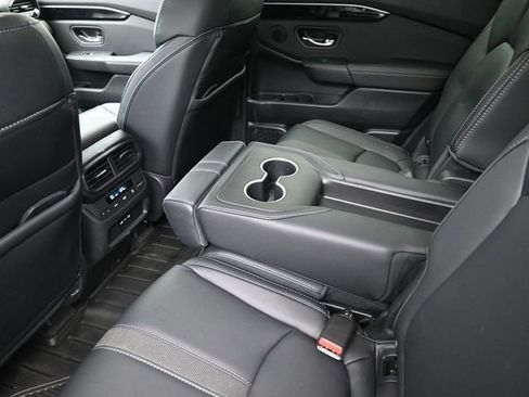 Used 2025 Honda Pilot EX-L image 19